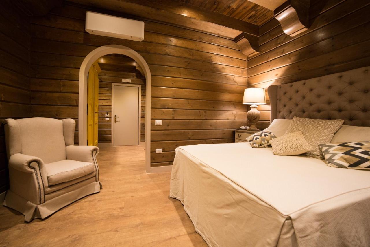 Hotel Al Boschetto Castel Volturno Exterior foto